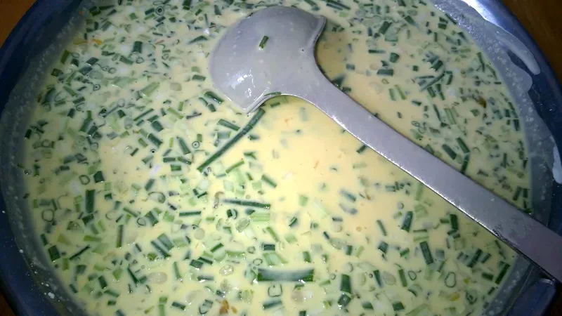 cách pha bột bánh xèo 4