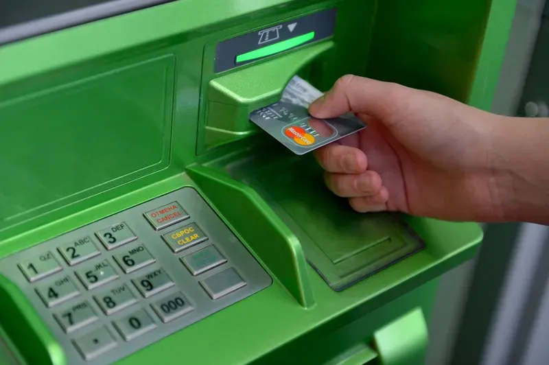 Cách rút tiền atm 4