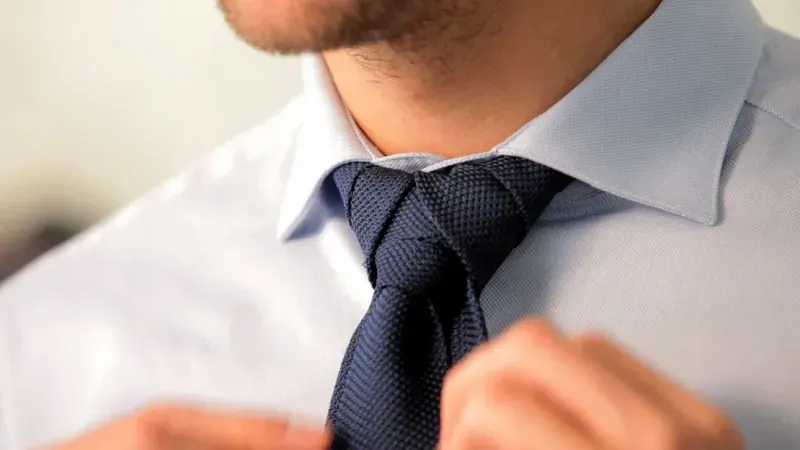 Cách thắt cà vạt 3