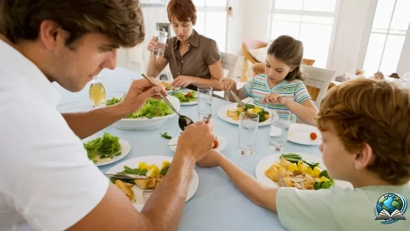 30+ quy tắc trên bàn ăn giúp bạn ghi điểm trong mọi bữa tiệc 11