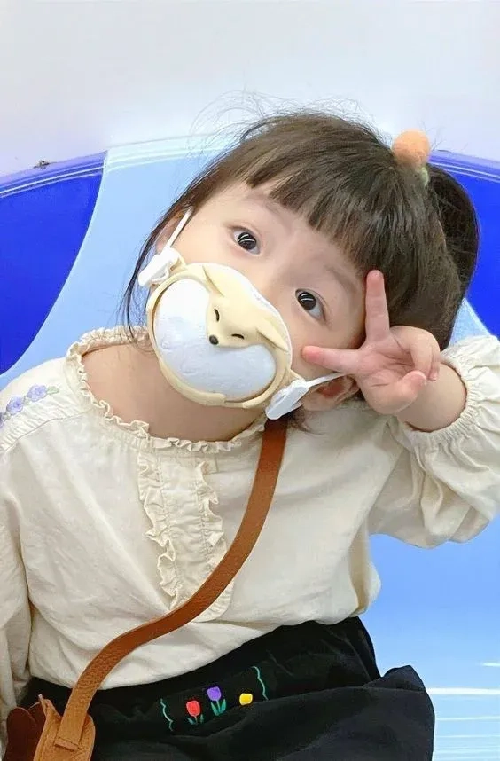 Hình nền ghép ảnh cho bé gái với phong cách đáng yêu và dịu dàng