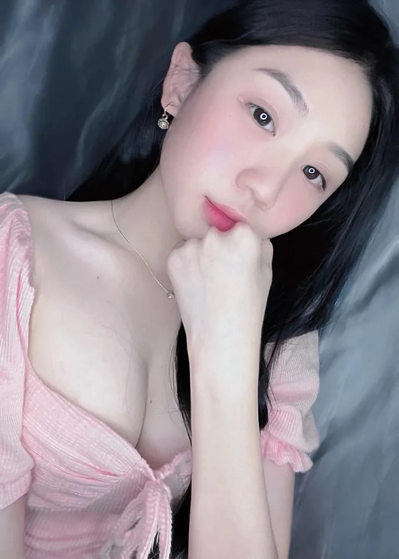 Ảnh k7 nữ thể hiện vẻ đẹp tự nhiên và cuốn hút trong mọi khoảnh khắc