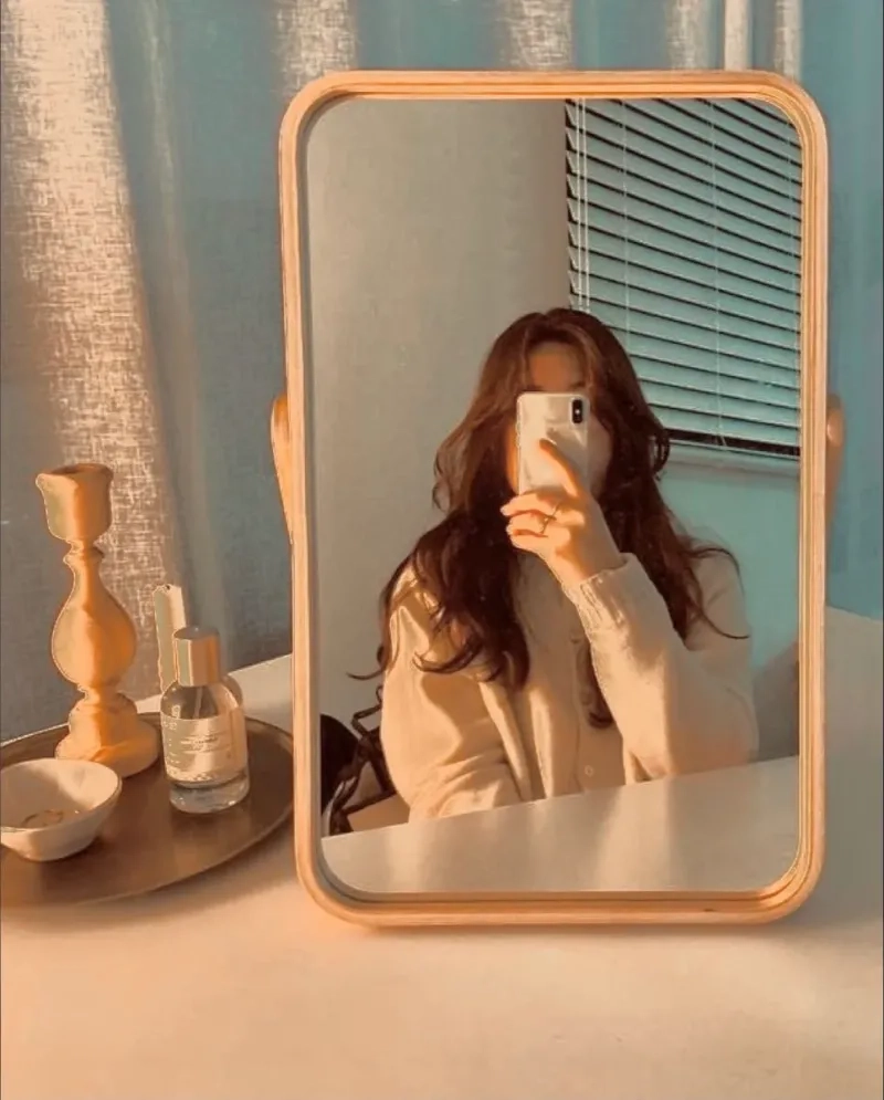 Ảnh gái sexy chụp trước gương thu hút ánh nhìn với thần thái cuốn hút