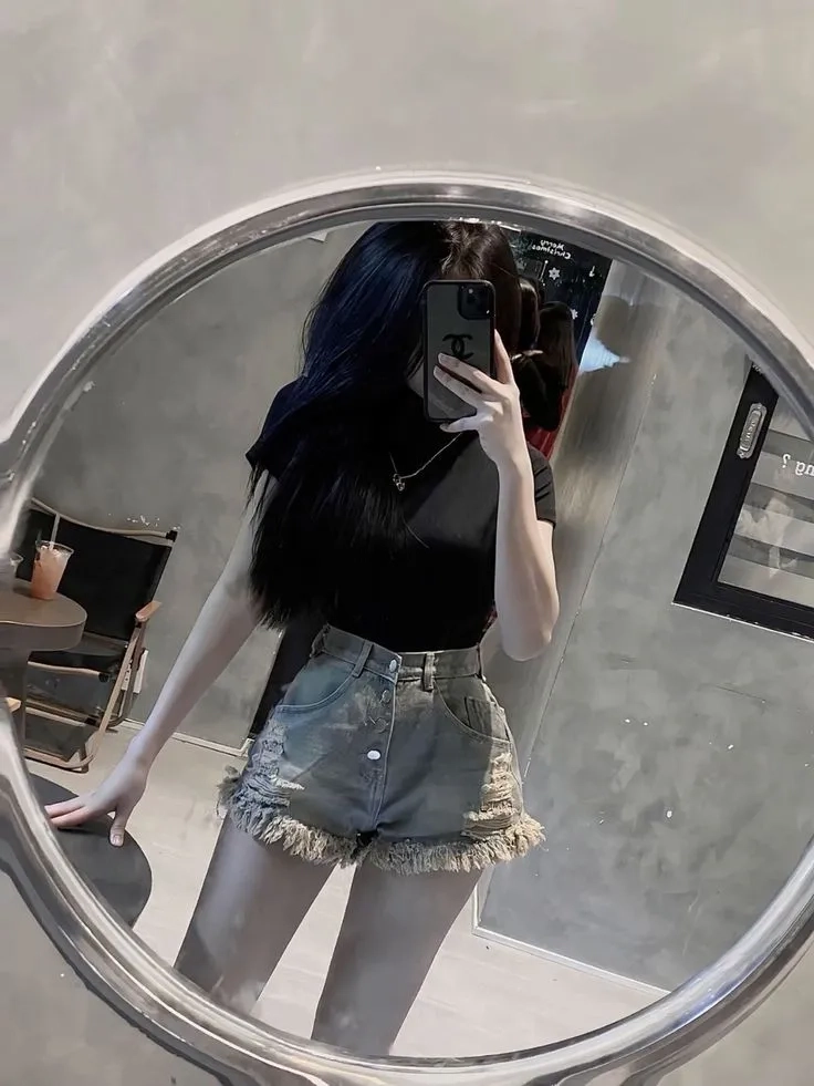 Tư thế chụp ảnh trước gương quyết định đến chất lượng bức ảnh