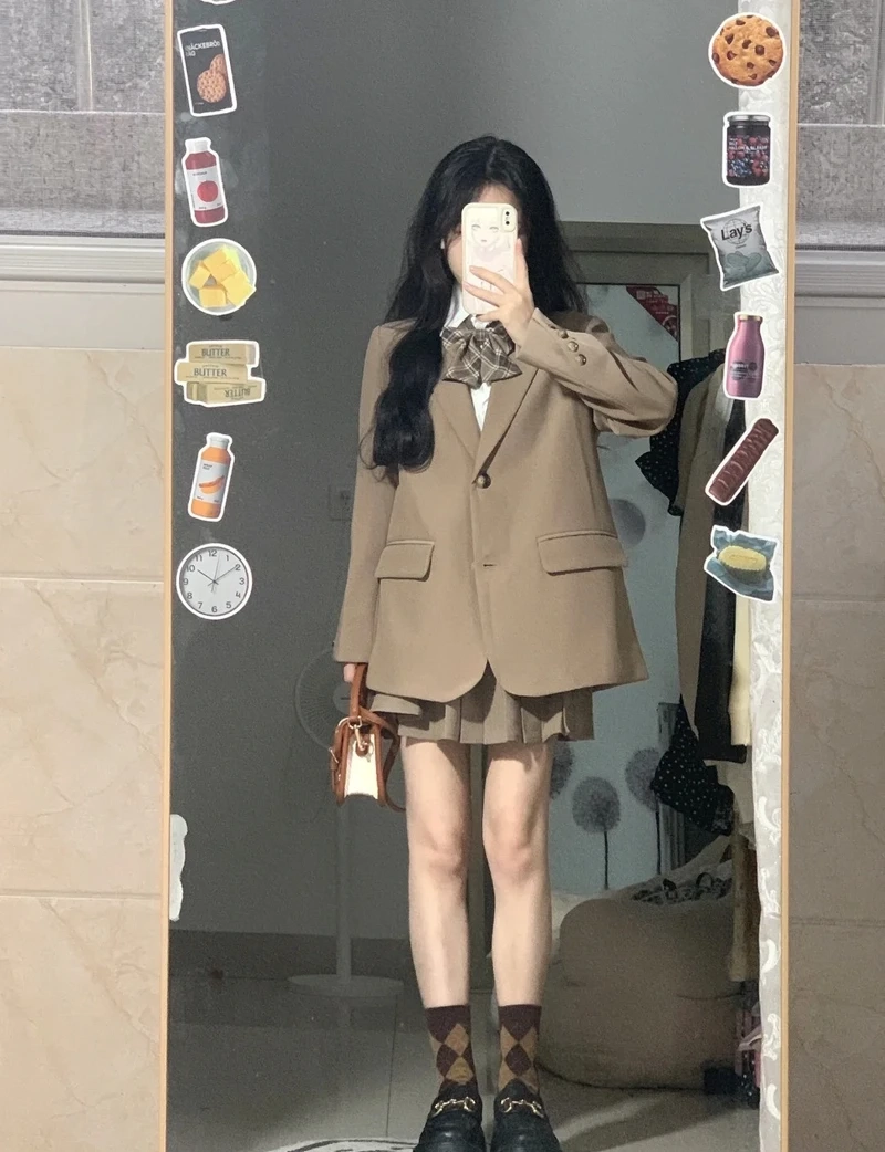 Ảnh chụp trước gương phong cách Hàn Quốc luôn được ưa chuộng