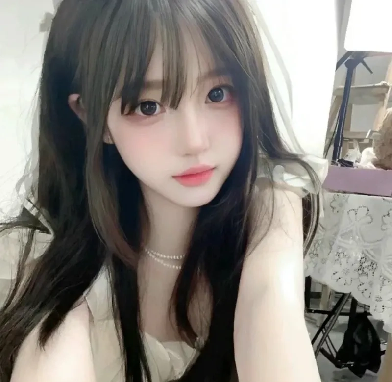 Hình ảnh gái đẹp lớp 7 trong ánh sáng hài hòa và dịu dàng