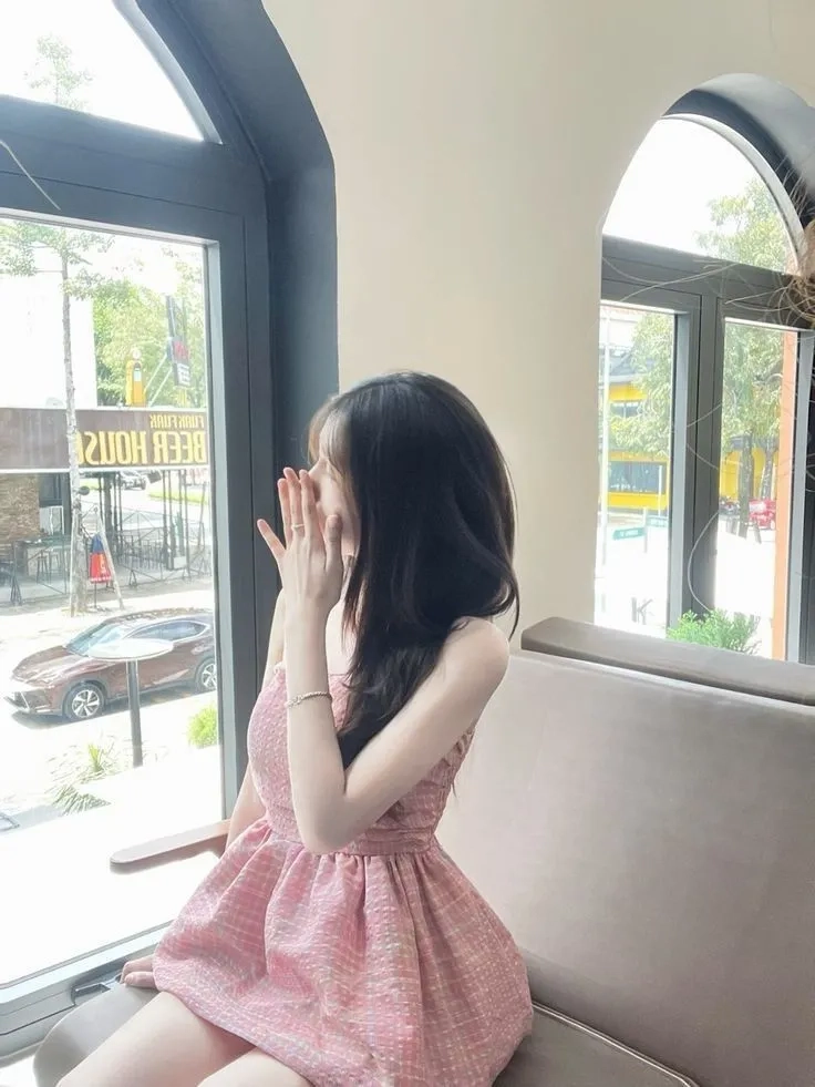 Ảnh thời trang đường phố Hàn Quốc nữ thể hiện sự tươi mới và hiện đại