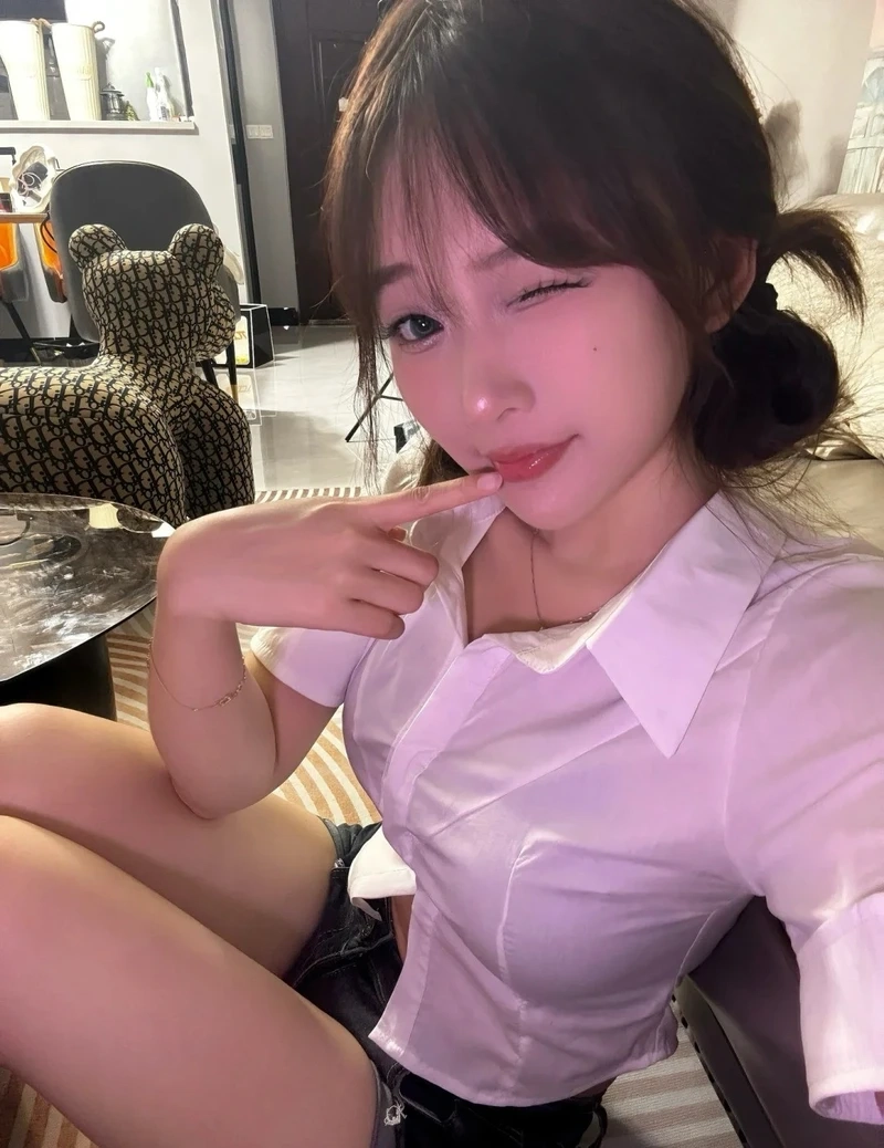 Gái xinh cute trung quốc thể hiện sự đáng yêu và nét đẹp tự nhiên