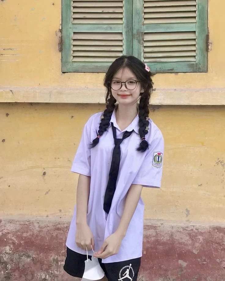 Ảnh gái xinh k 10 làm nổi bật sự duyên dáng và nét đẹp tuổi học trò