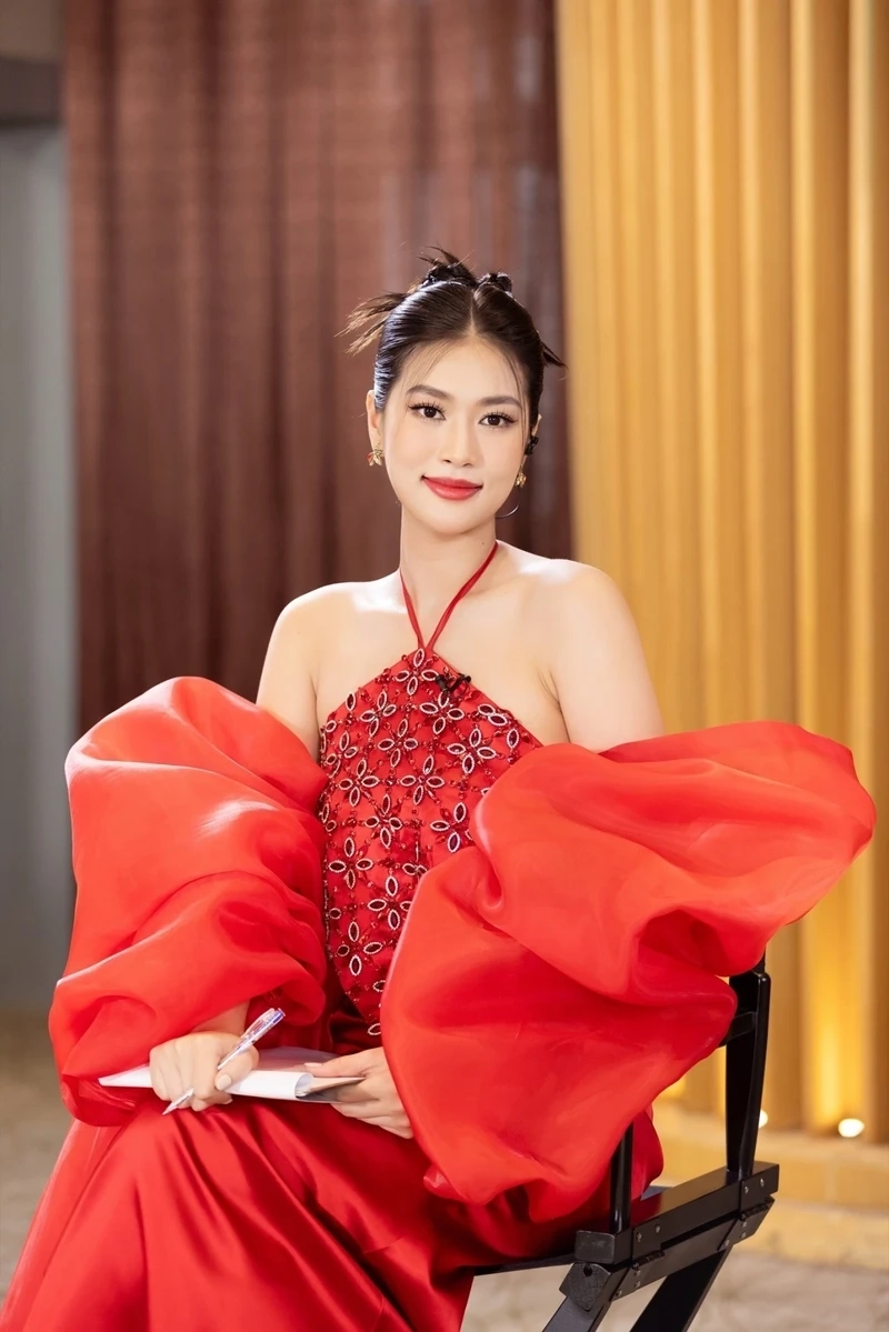 Vương miện Thiên Ân biểu tượng của vẻ đẹp và trí tuệ tỏa sáng