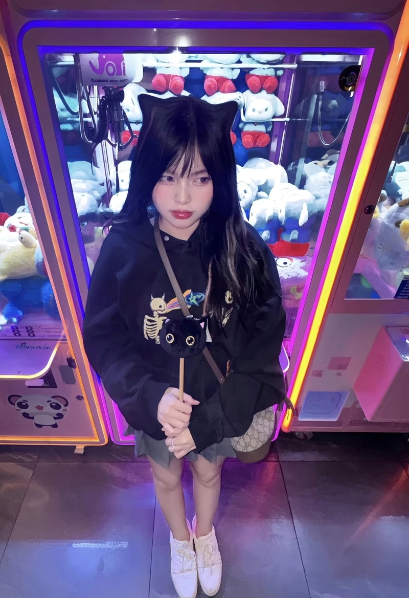Gái xinh hát karaoke trên YouTube với video chất lượng cao