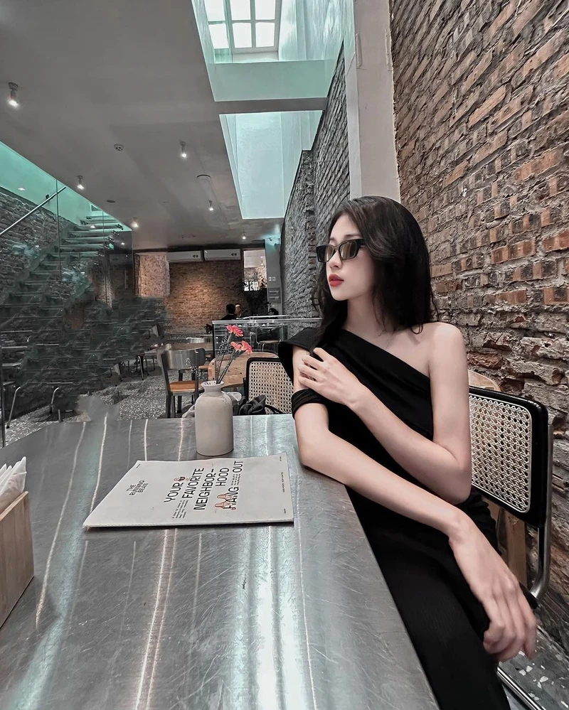 Gái xinh tiktok đi biển mặc bikini, khoe dáng xinh đẹp đầy quyến rũ