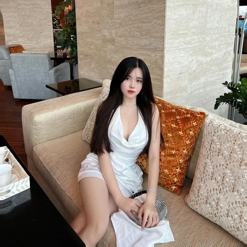 Tiktok gái xinh bikini mang đến hình ảnh đầy quyến rũ và hiện đại