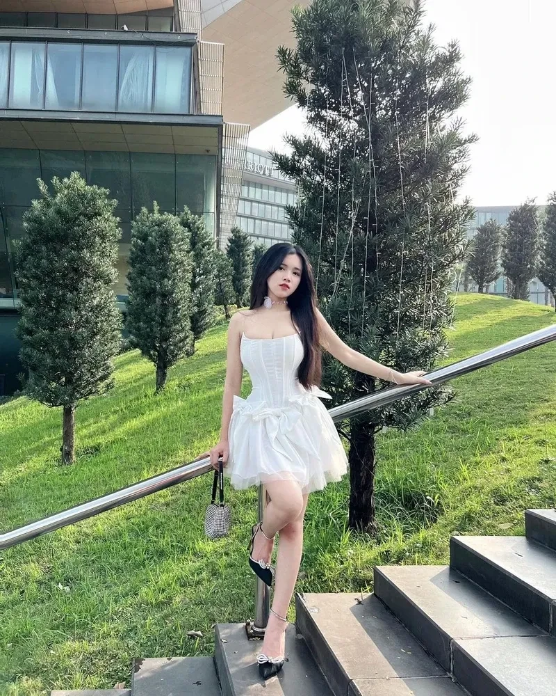 Gái xinh trên tiktok luôn nổi bật với nụ cười rạng rỡ và phong cách trẻ trung