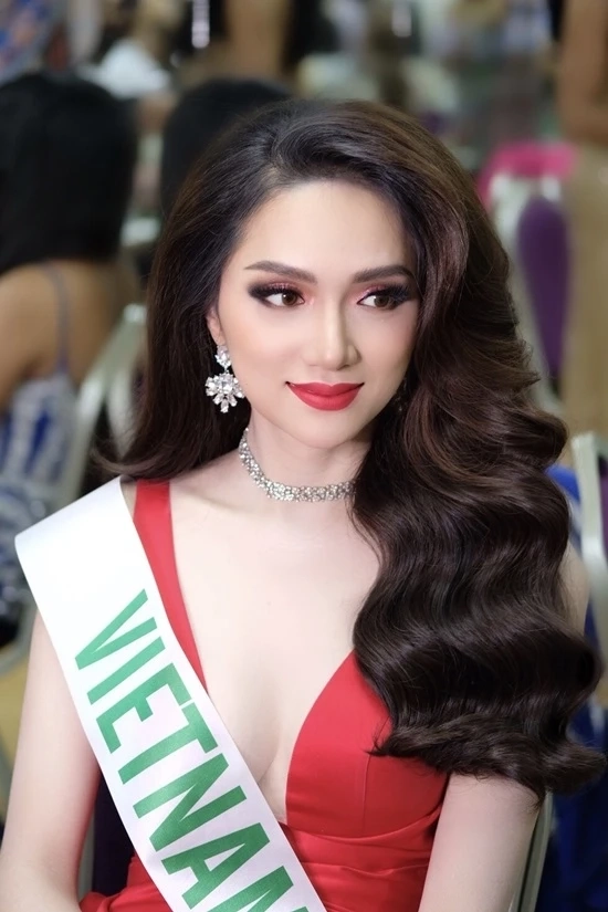 Hoa hậu chuyển giới quốc tế Hương Giang nhận được sự chú ý