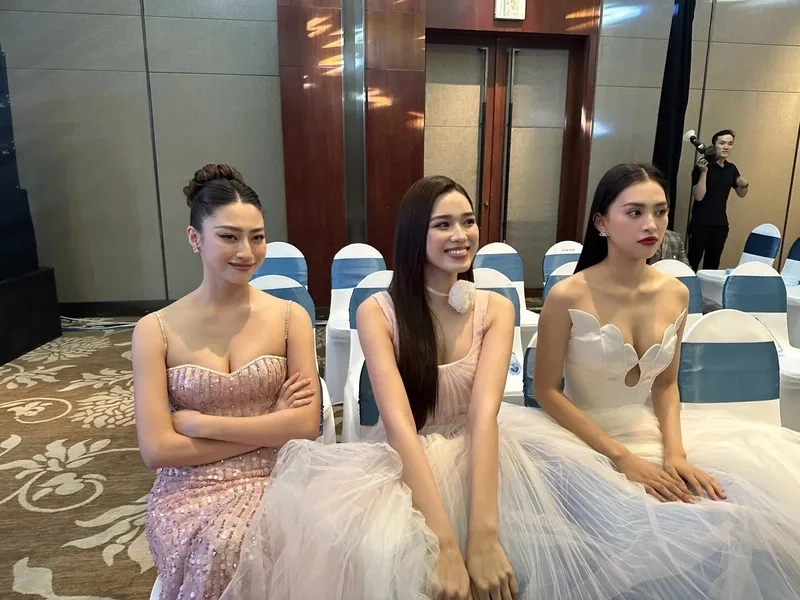 Hoa hau Nguyen Thuy Linh luôn được yêu thích trong các sự kiện