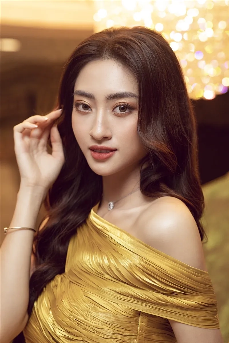 Lương Thùy Linh giống Đỗ Mỹ Linh trong những bức ảnh đẹp tựa nàng tiên