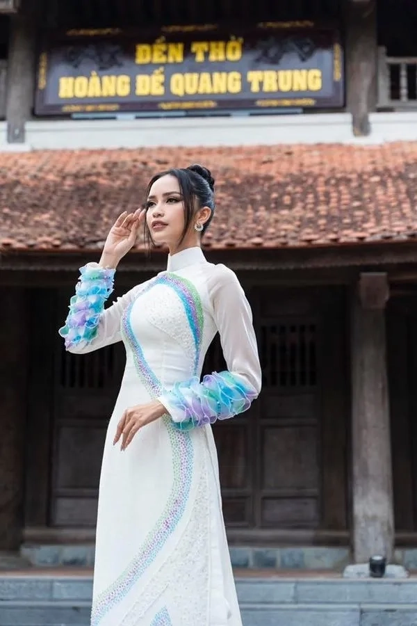 Thuỷ Tiên hoa hậu hoàn vũ 2022 khiến khán giả vô cùng ngưỡng mộ