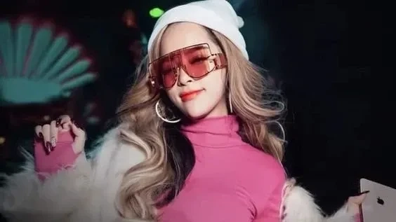 Nhạc bolero gái xinh mang lại cảm xúc sâu lắng và yên bình