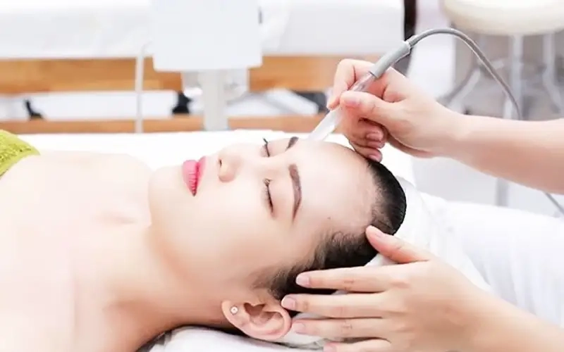 Dưỡng và bảo vệ da sau liệu trình