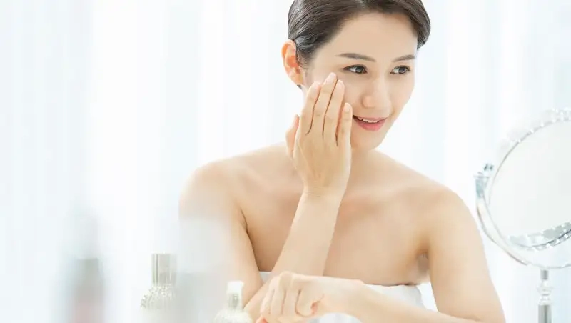 Dưỡng ẩm và bảo vệ da mỗi ngày