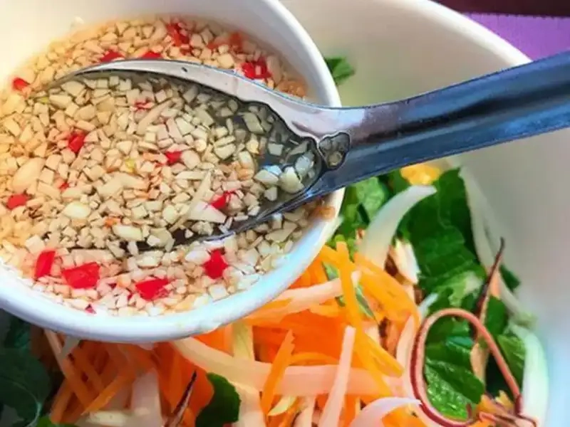 Mẹo điều chỉnh vị nước mắm chua ngọt theo khẩu vị gia đình