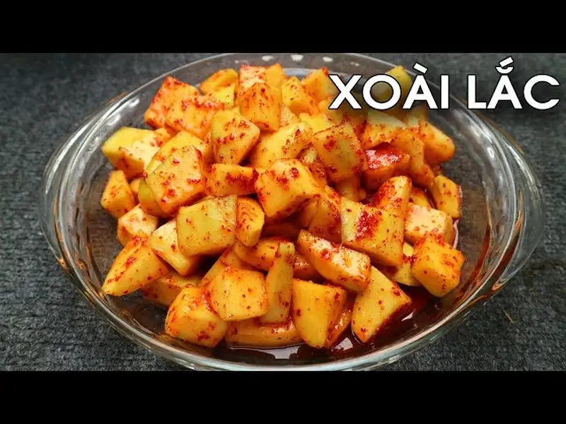 Chuẩn bị nguyên liệu làm xoài lắc