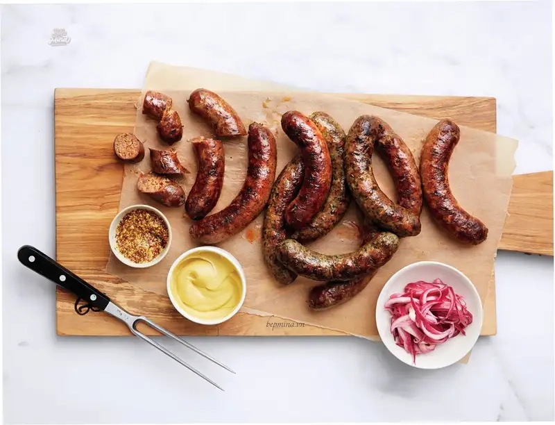 Cách bảo quản và sử dụng xúc xích làm tại nhà