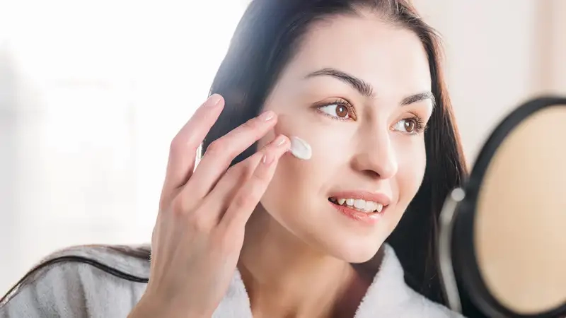 Chăm sóc mụn và bảo vệ da khỏi tác hại môi trường