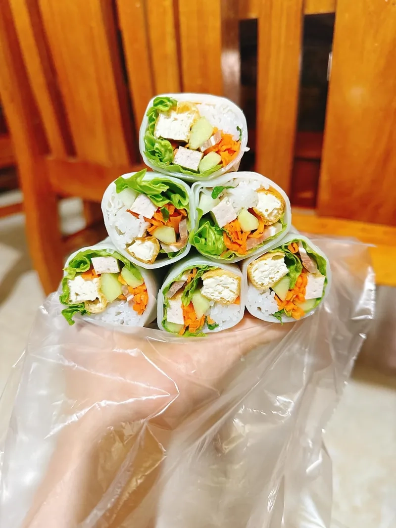 Chuẩn bị nguyên liệu phở cuốn sạch