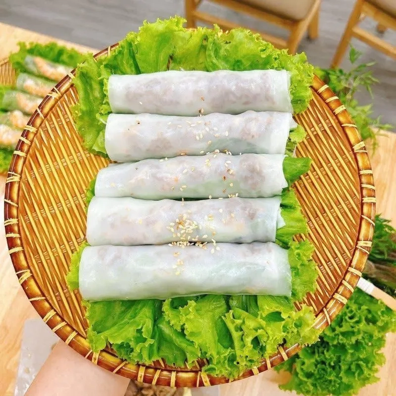 Thưởng thức phở cuốn tại nhà cực ngon