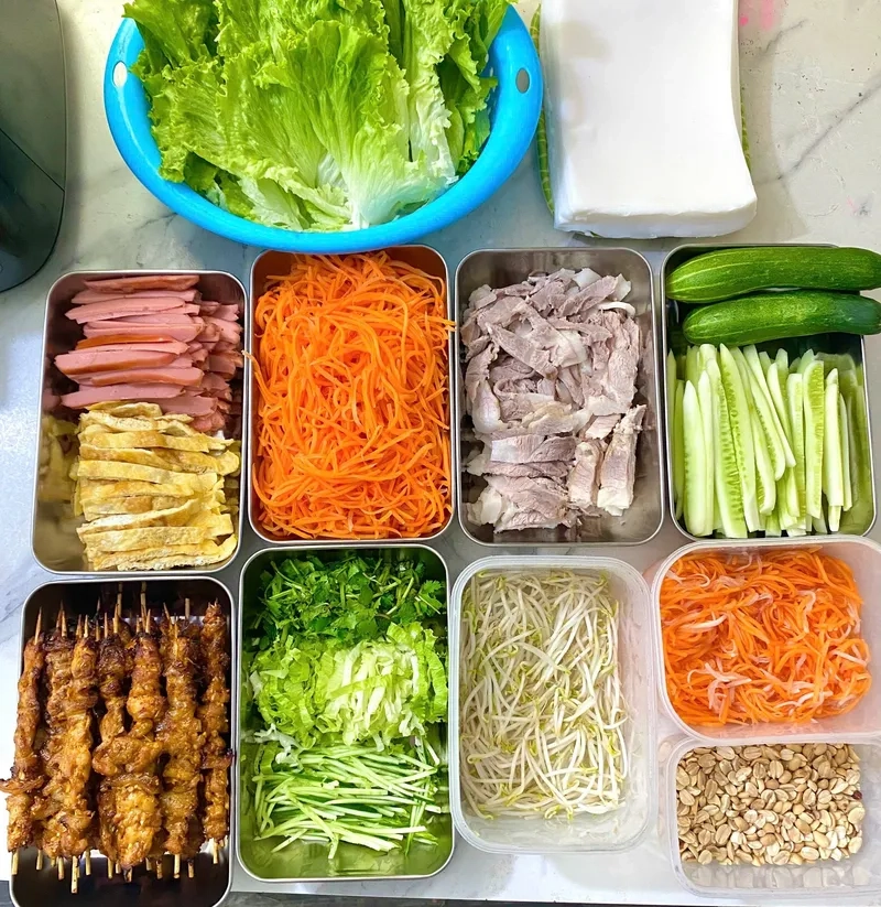 Khay phở cuốn nguyên liệu tươi ngon