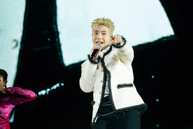 Người yêu Quân AP là ai gây tò mò